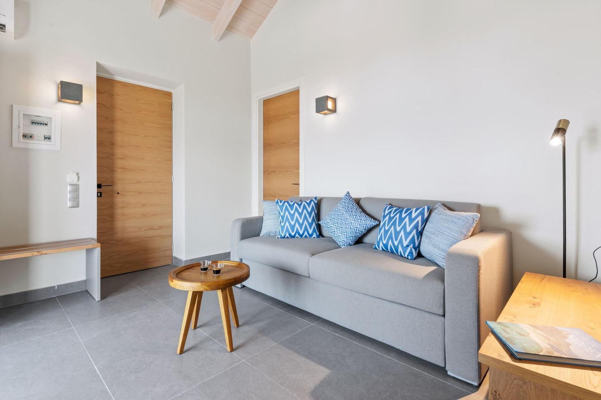 Blue Symphony Suites Apartments Nikiána Eksteriør bilde